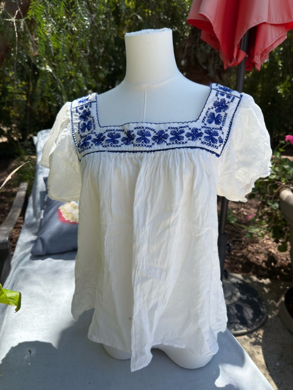 Forever 21 Embroidered Square Neck Puff Sleeve Top